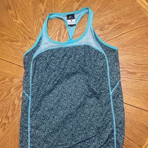 REDUCED 🔥EUC Nike DRY FIT small